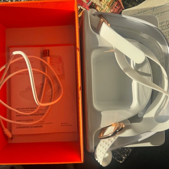 Dr. Dennis Gross DRx SpectraLite™ EyeCare Max Pro LED Device - Picture 3 of 3